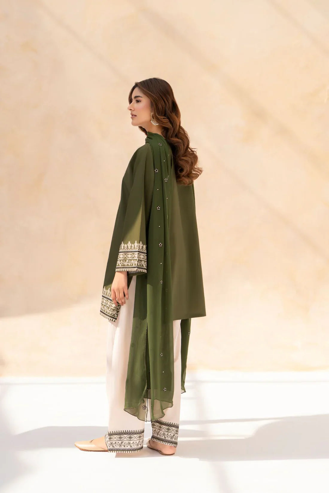 Hoorain 3 piece EMBROIDRED