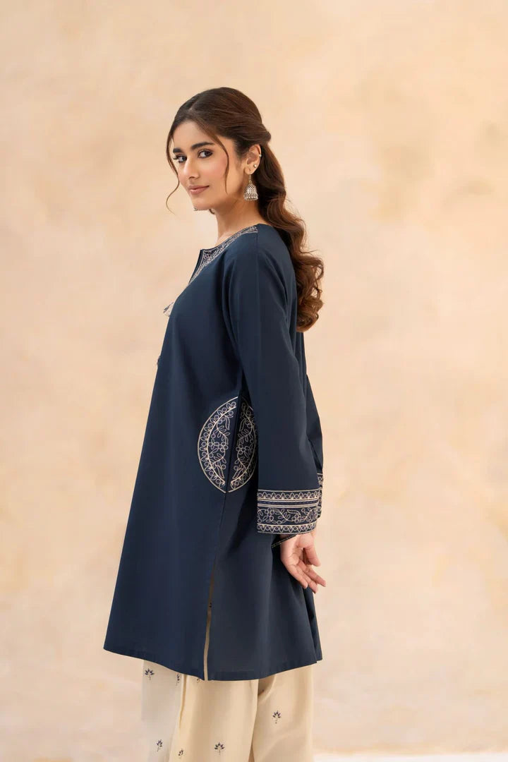Saphira 2 piece embriodery