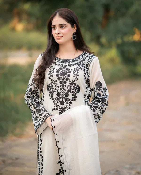 Noor-e-Zeest – Black & White-3PCs