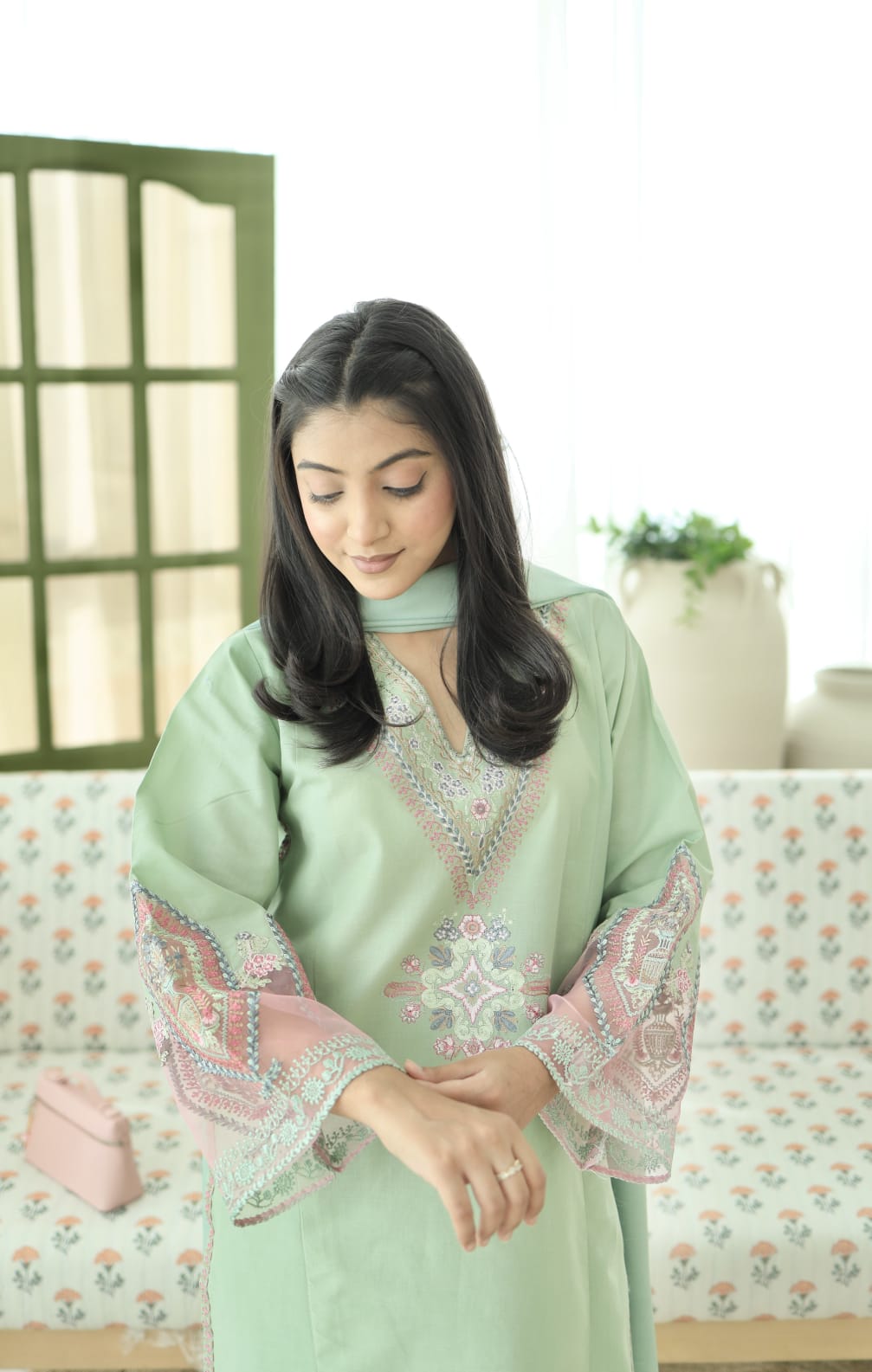 Nooré - Grace Stitch 