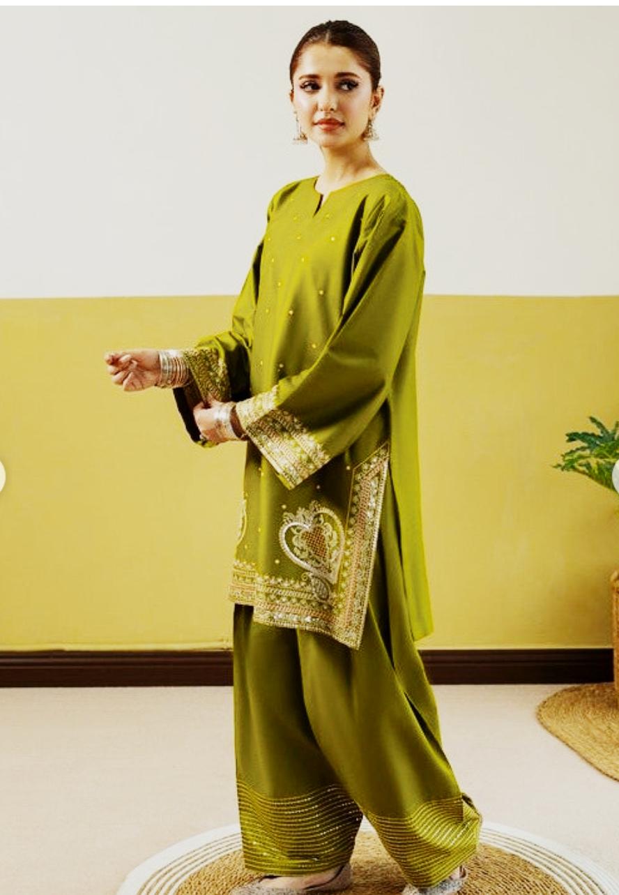 Amber Aura 2PC