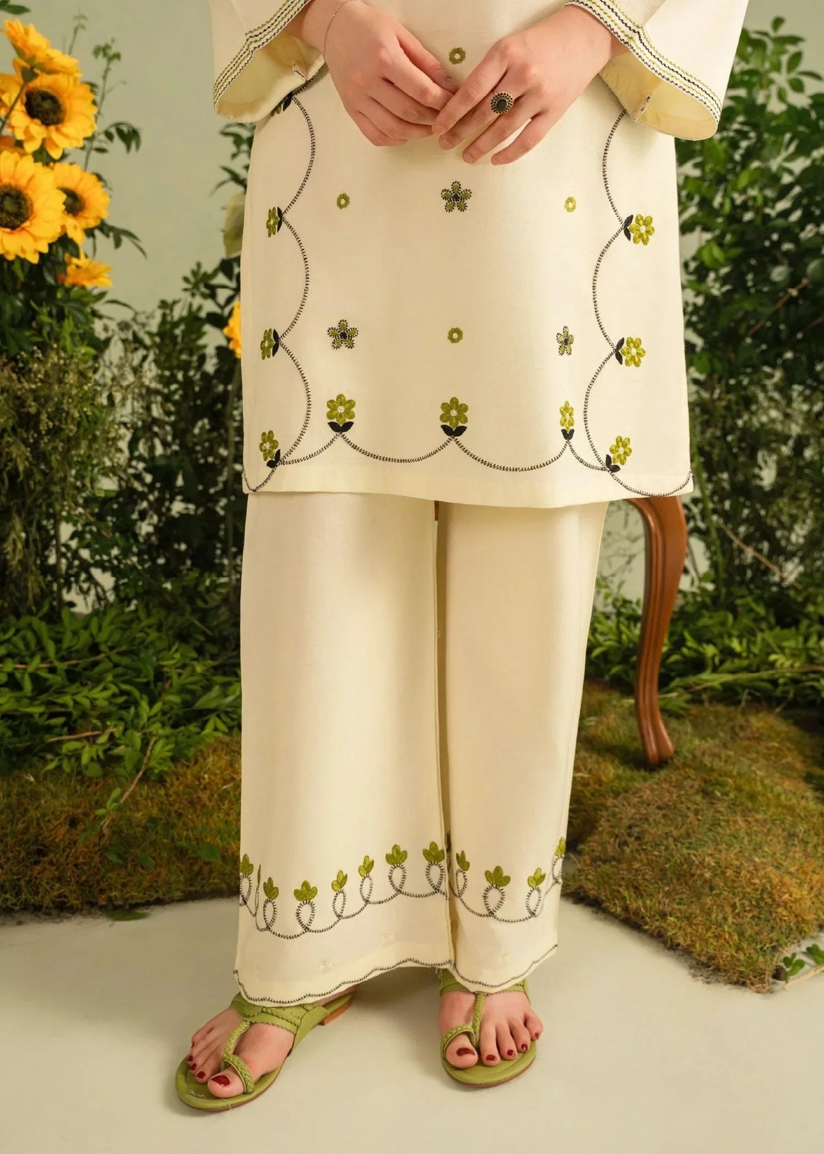 Elmira Embroidered 3pc